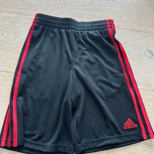 Adidas Kids light weight shorts (8)